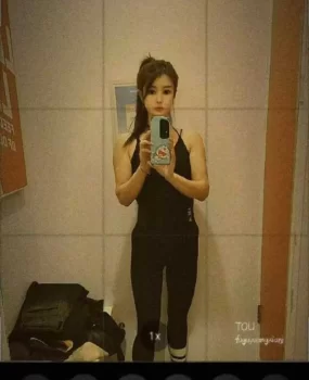 大屁股瑜伽少妇