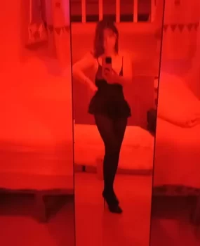 江岸风骚女