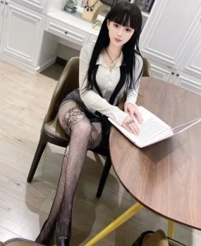 草房地铁站楼凤