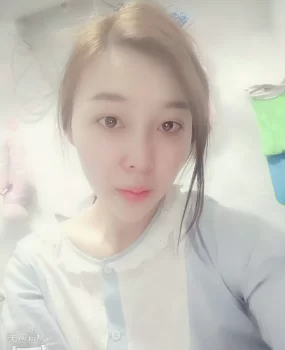 在天津的四川妹子，肤白貌美