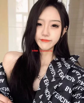 假期兼职的学生妹妹